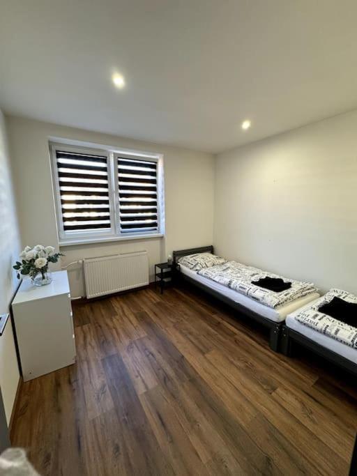 Modern Apartment In City Centre Банска-Бистрица Экстерьер фото