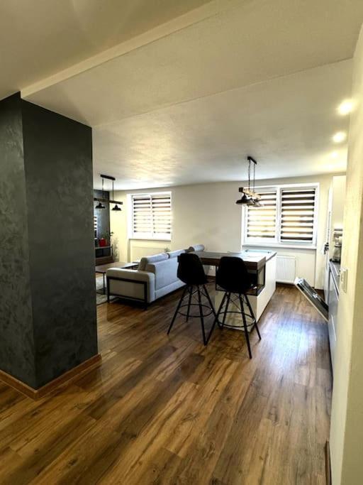 Modern Apartment In City Centre Банска-Бистрица Экстерьер фото
